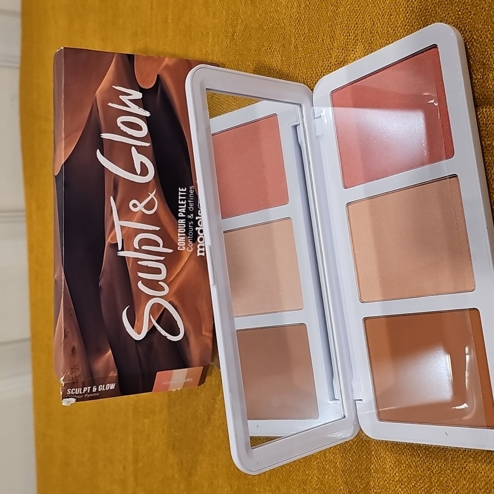 MODELS OWN Sculpt & Glow Contour Highlighter Palette NIB 02 Light to Medium